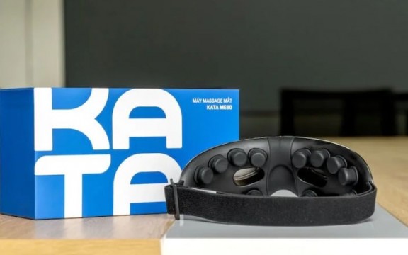 Máy Massage Mắt Có Tốt Không? Câu Trả Lời Sẽ Khiến Bạn Bất Ngờ!